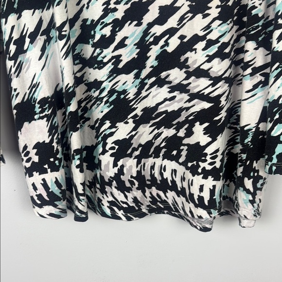 Chico's Cotton Blend Black and White Graphic 3/4 Sleeve Blouse Size 2 - Picture 5 of 9